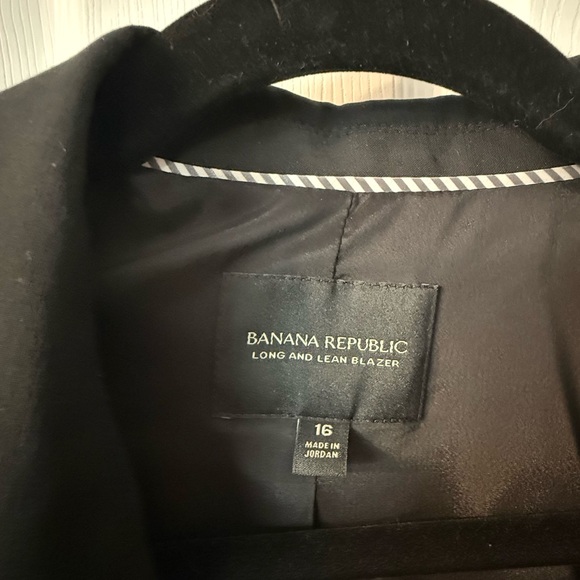 Women's Black Blazer by Banana Republic - Picture 4 of 6